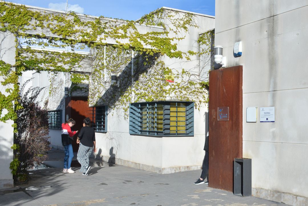 Entrada Centro Joven lugar del II Open Ajedrez Tomelloso